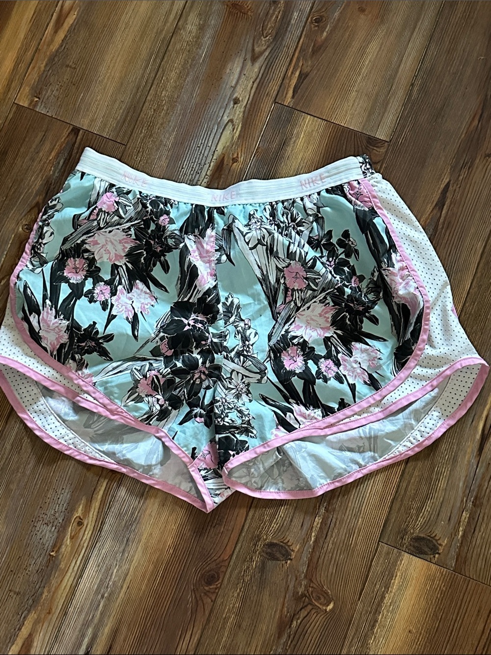 Nike Floral Mint and Pink Women's Shorts Small